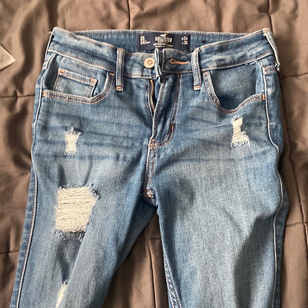 Hollister California  ripped jeans